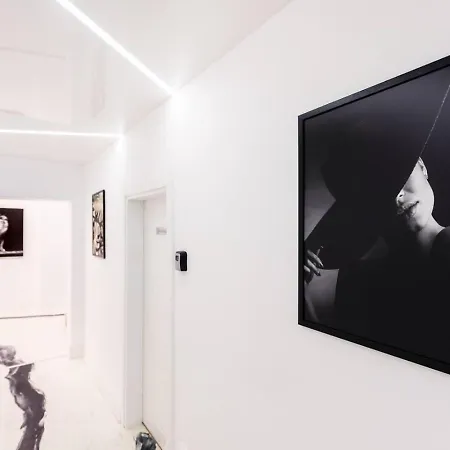 Paris * בוקרשט